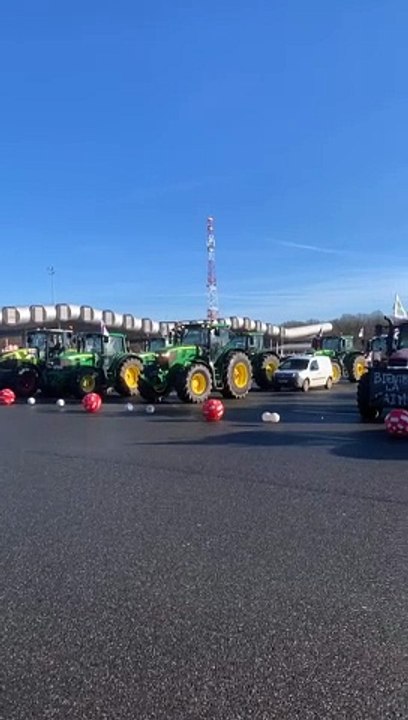 AGRICULTEURS - Plusieurs centaines de tracteurs attendus pour bloquer le péage de Saint-Arnoult
