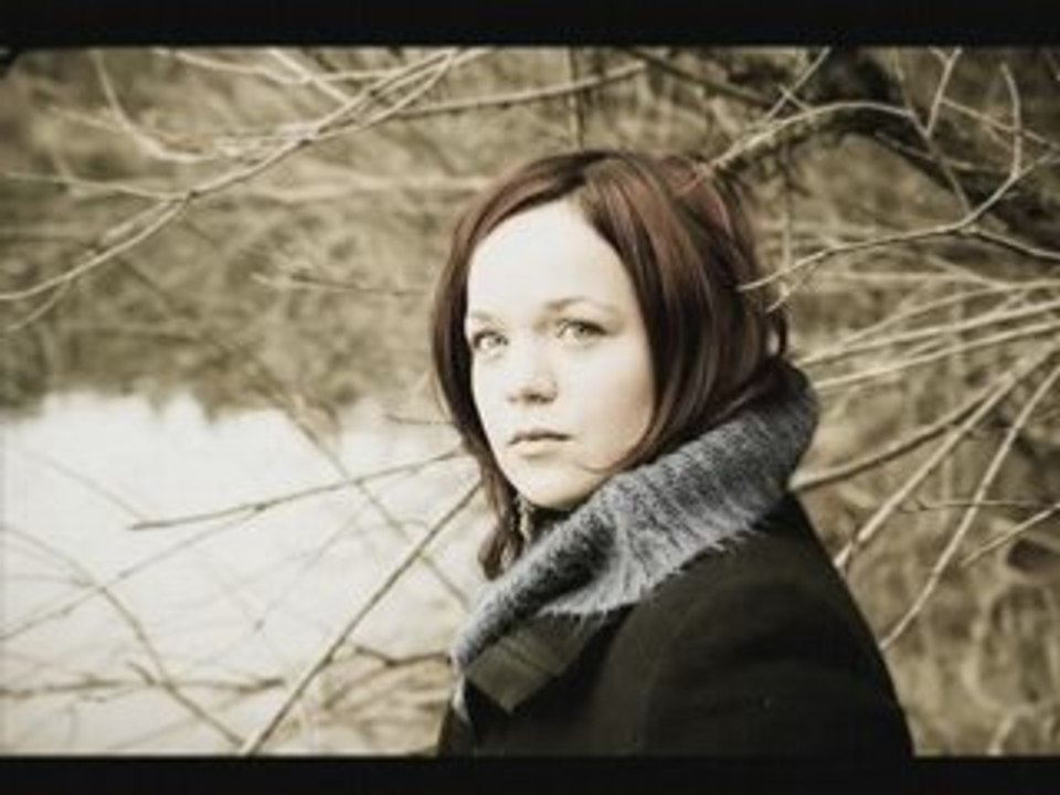 A Case of You (Joni Mitchell) - Allison Crowe live