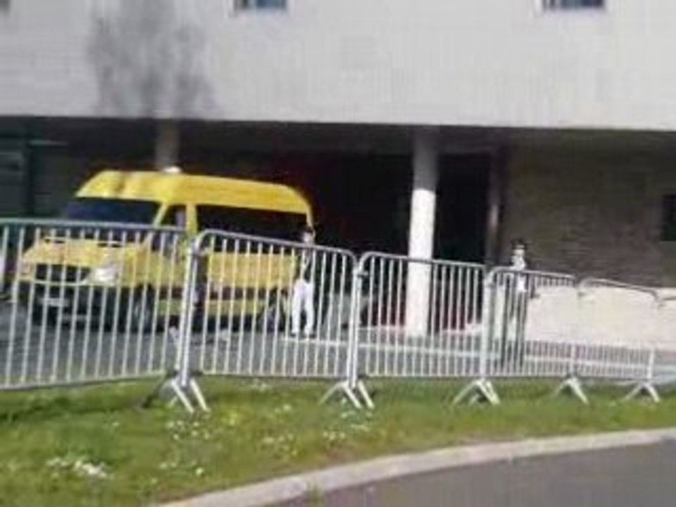 BB Brunes Adrien qui se la pète!