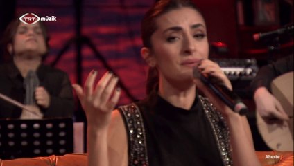 Yaprak Sayar / Bahçemde açılmaz seni görmezse çiçekler