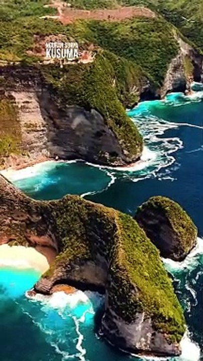 Penampakan Tebing Indah Terlihat Seperti Bentuk Kepala Sapi. Ampura, Apa Saya Salah Lihat Ya?  #PaluangCliff #KelingkingBeach #NusaPenidaBali