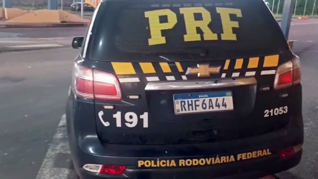 Homem fica ferido ao cair de moto na marginal da BR-277 no Parque São Paulo