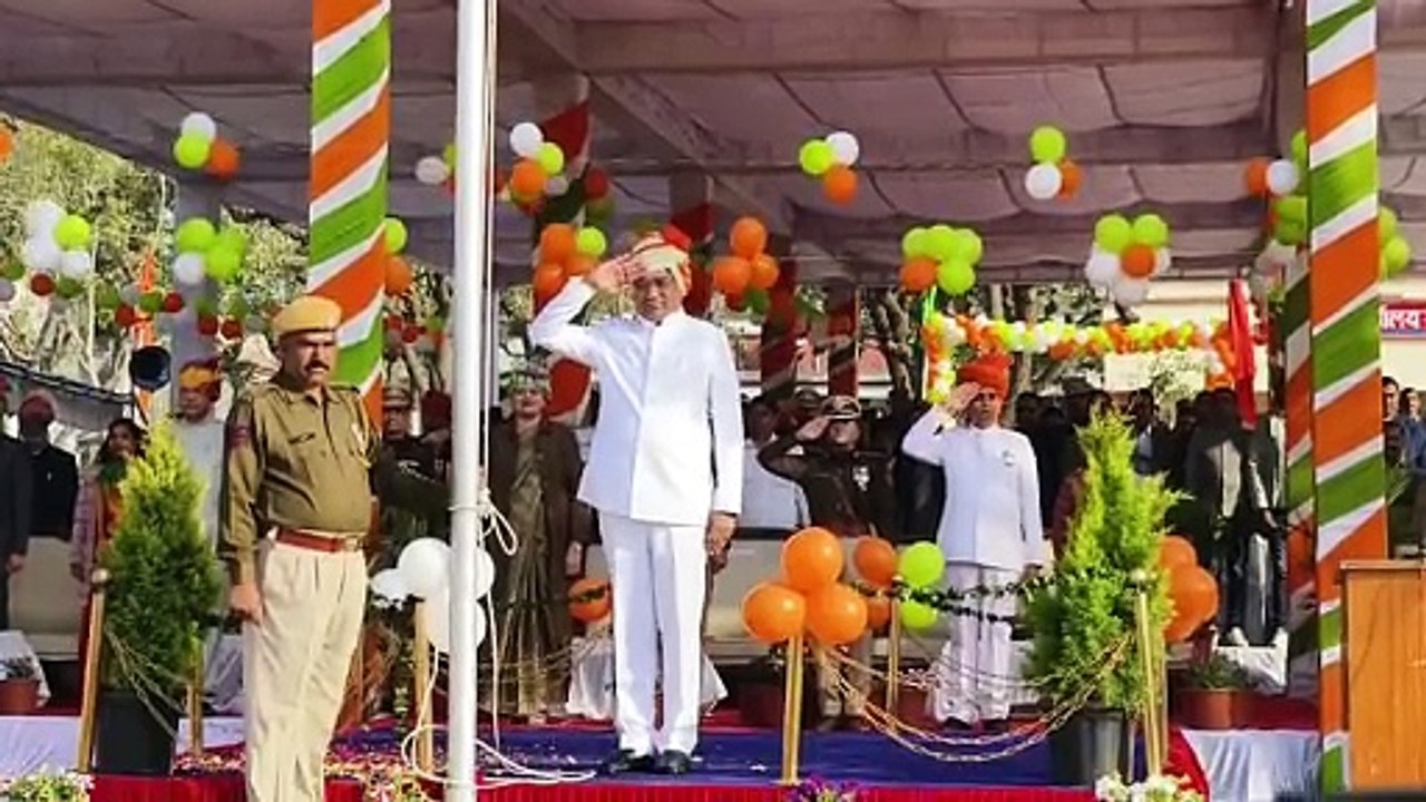 Republic Day: शहर में शान से लहराया गणतंत्र दिवस पर तिरंगा