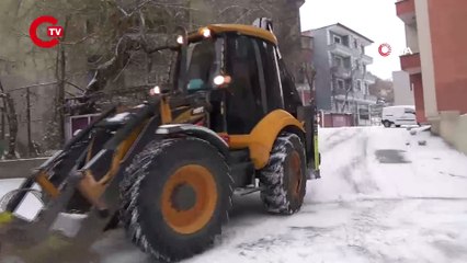 Çığ düşmüştü... Köy yolu ulaşıma açıldı