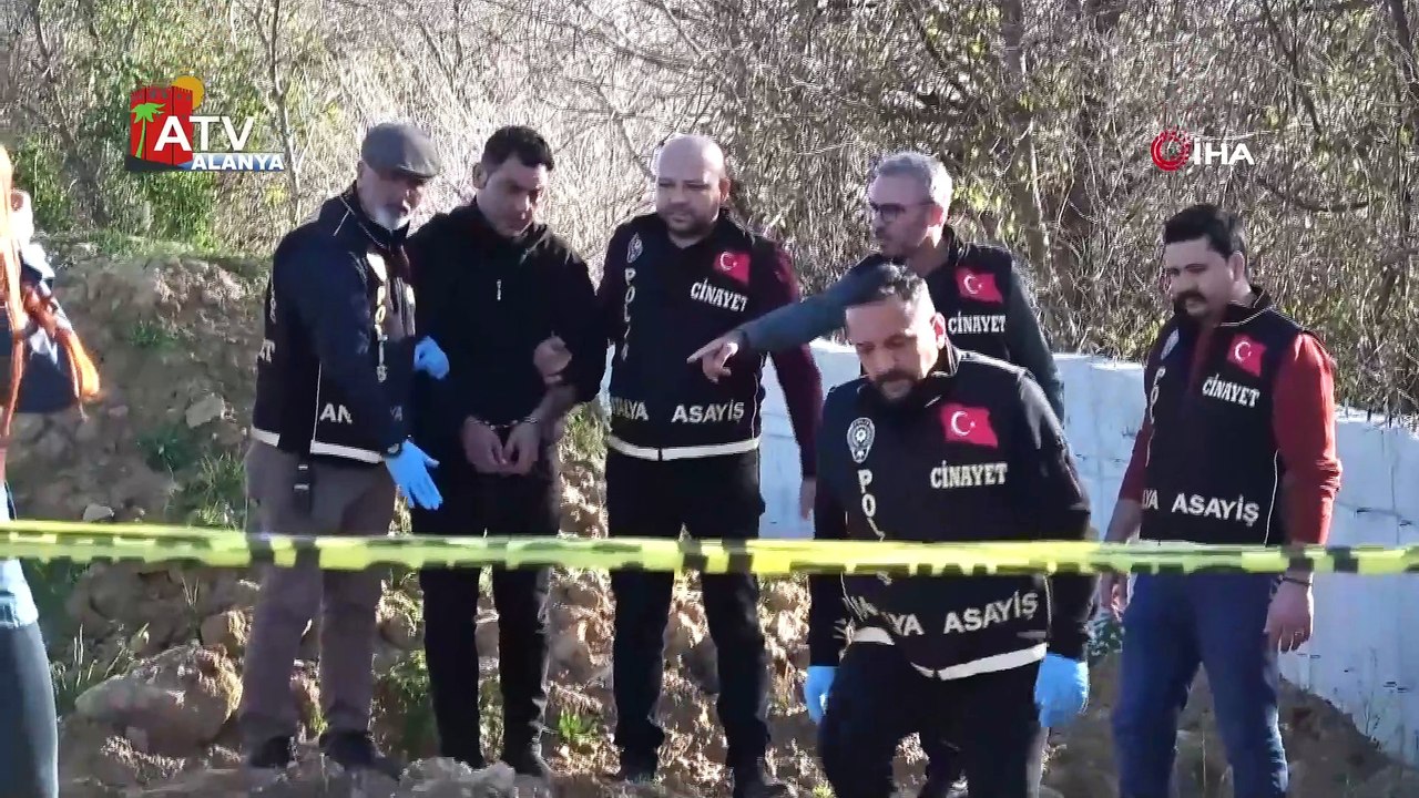Arkadaşını olay yerinde, baldızını ise evinde öldürüp battaniyeye sarılı taşımış