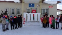 Kardan Anıtkabir yapıp önünde İstiklal Marşı'nı okudular