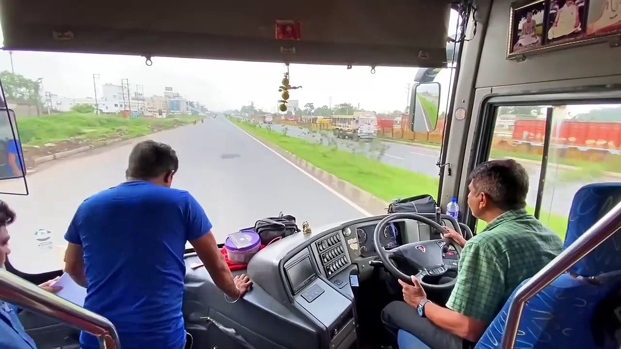 Extremely Highspeed Bus Driving