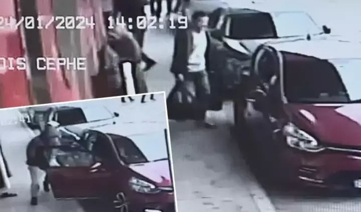 Zeytinburnu'nda gasp anı kamerada: Bankadan 5 milyon lirayla çıktı, silahlı 2 kişi tarafından gasbedildi