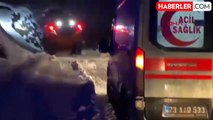 Kar nedeniyle kapanan köyde rahatsızlanan kişi hastaneye kaldırıldı