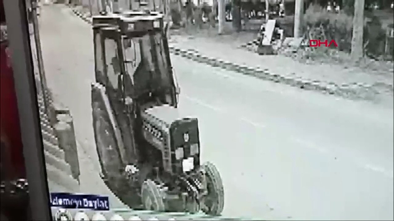 Gasp ettikleri araçla kaza yaptılar