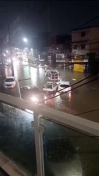 Vídeo: Chuvas causam transtornos em Salvador