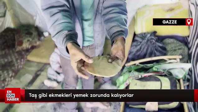 Gazze'de kıtlık yüzünden taş gibi ekmek yiyorlar