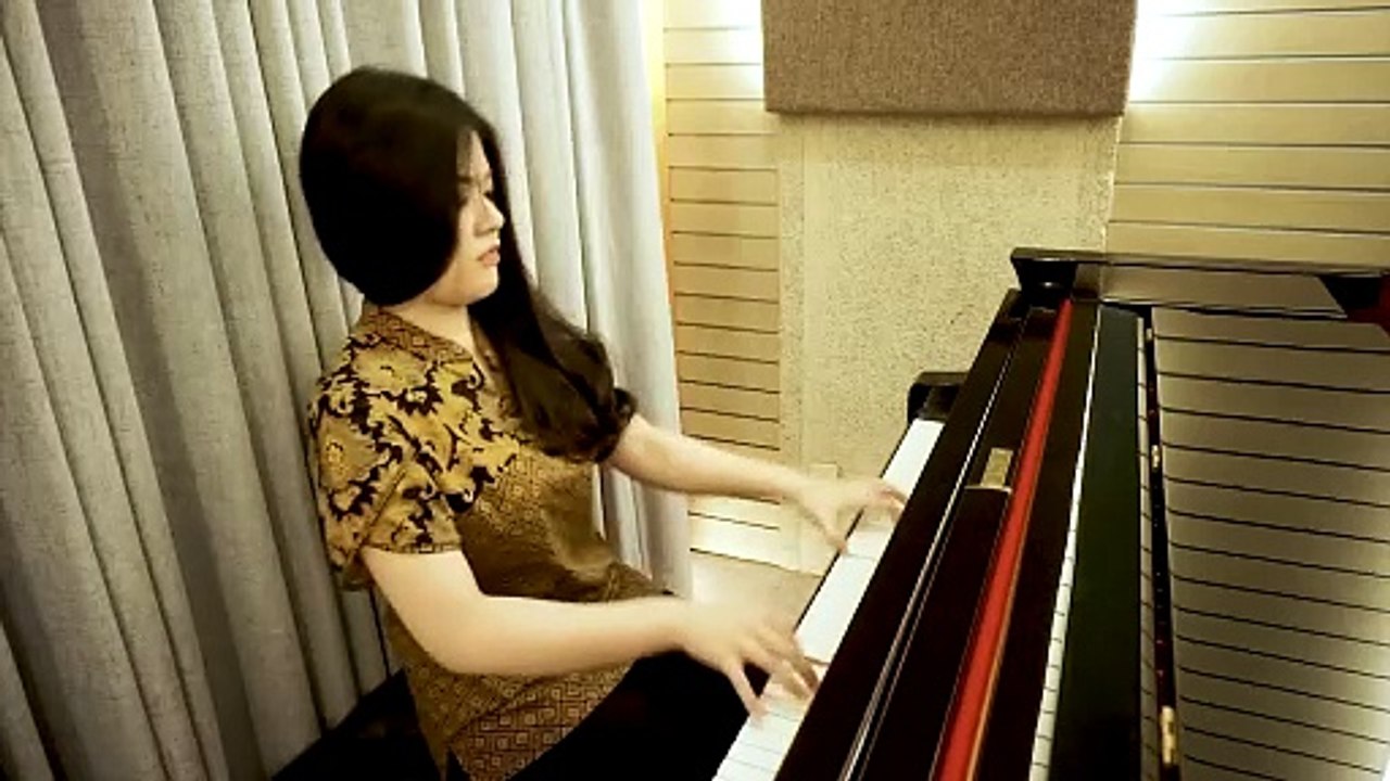 (Queen) Don't Stop Me Now - Piano Cover _ Josephine Alexandra