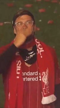 Merci Jürgen Klopp On a grandi avec ton Liverpool, avec son identité de jeu, ses joueurs maintenant emblématique, la rivalité avec City, sa mentalité, son histoire.