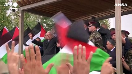 Manifestanti bloccano gli aiuti:  "Liberare gli ostaggi"