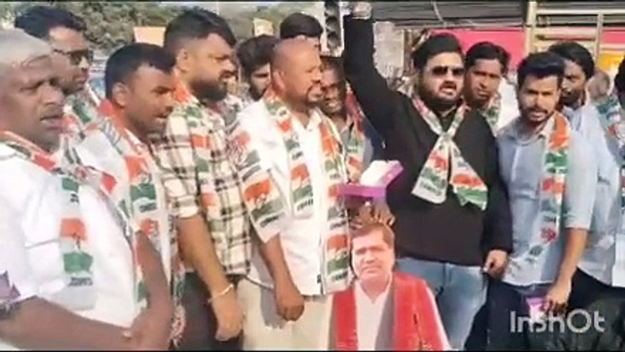 जगदीश शेट्टर के पार्टी छोडऩे पर कांग्रेस कार्यकर्ताओं ने मनाया जश्न
