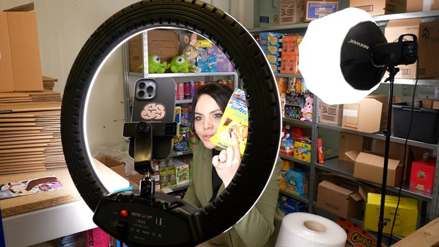 Vente de bonbons sur TikTok : le carton plein du téléachat revisité de Johanna