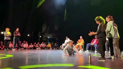 Les jeunes danseurs se déchaînent