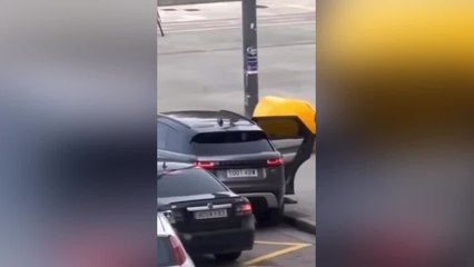 El momento en el que secuestran a un joven en Burgos a plena luz día