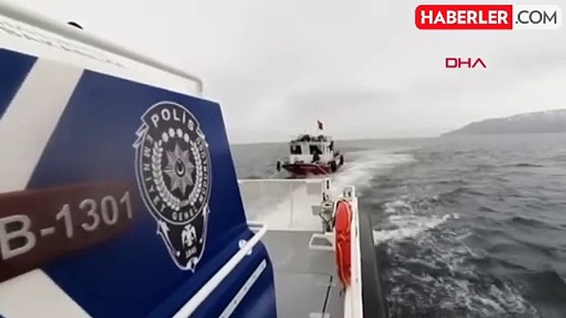 Van Gölü'nde arızalanan balıkçı teknesi Tatvan Feribot Limanı'na çekildi