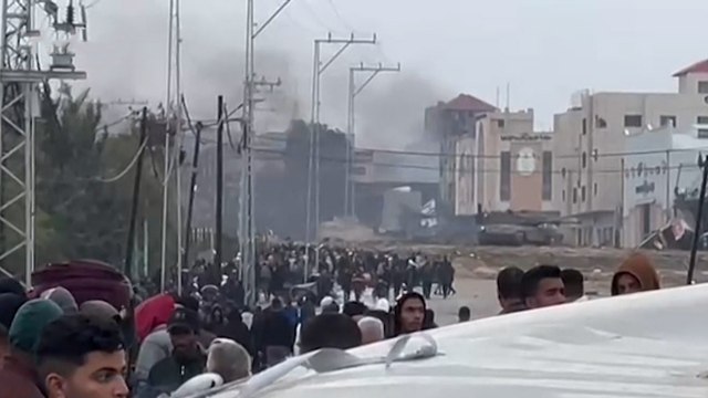 قوات الاحتلال تمنع السكان من النزوح إلى الجزء الغربي من خان يونس