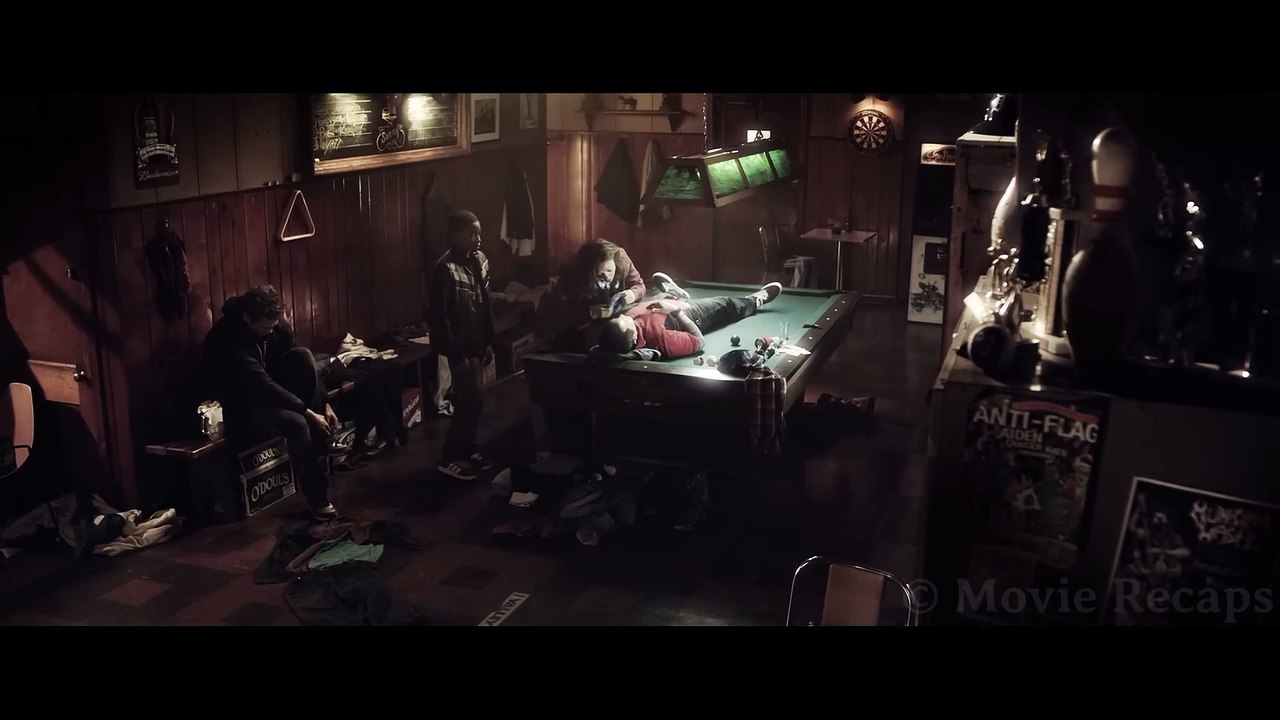 He Wakes Up to Find Humans Vanished In The Blink of an Eye, Leaving Only Clothes Behind