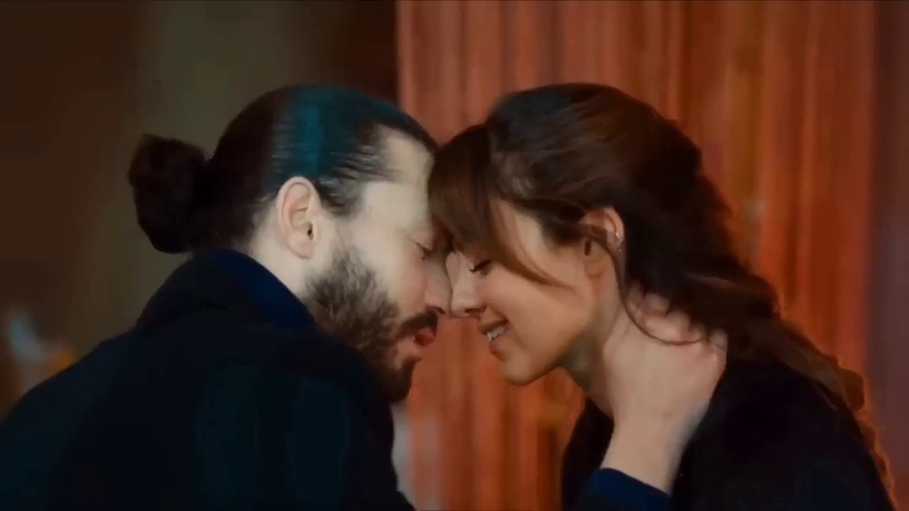 efe & leyla _ la fama