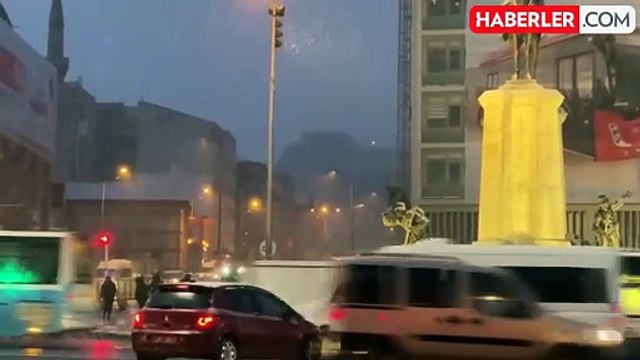 Ankara'da Kar Yağışıyla Kent Merkezi Beyaz Örtüyle Kaplandı