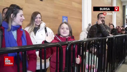 Uludağ'da metrelerce teleferik ve telesiyej sırası oluştu