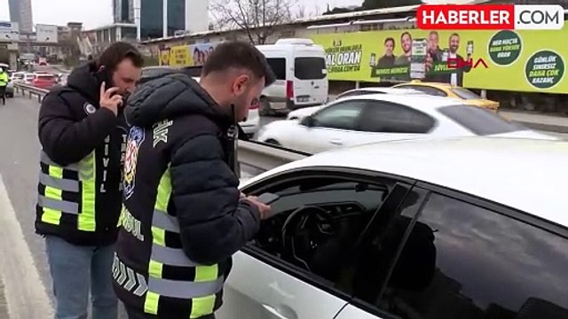 İstanbul'da Emniyet Şeridi İhlali Yapan Sürücülere Ceza