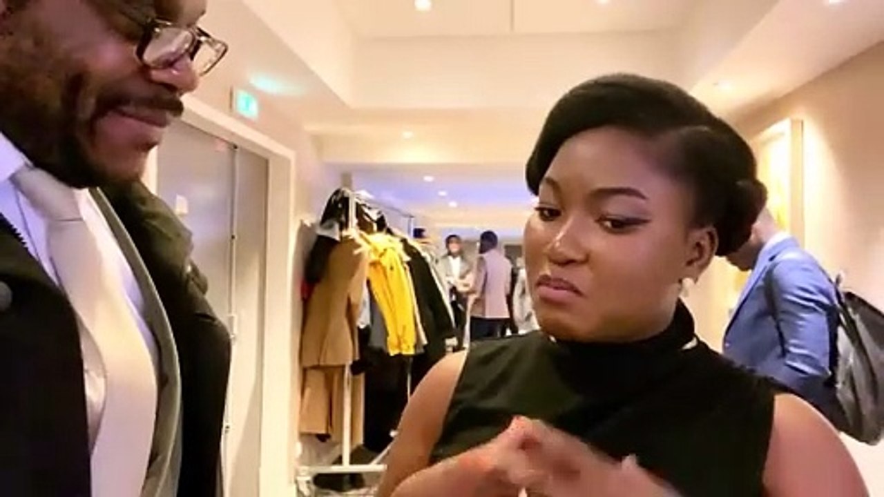 A l'école, vous apprenez une leçon et ensuite vous passez un examen.   Dans la vie, vous passez un examen, et ensuite vous apprenez une leçon.