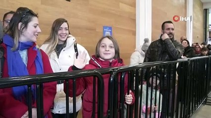 Ülke batıyor, ekonomi yerlerde… Millet kuyrukta bekliyor