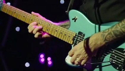 Cliff Richard - Travellin' Light & Move It