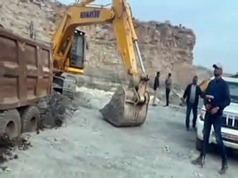 संयुक्त जांच दल ने की कार्रवाई, मौके से खनन करते हुए 5 साधन जब्त-video