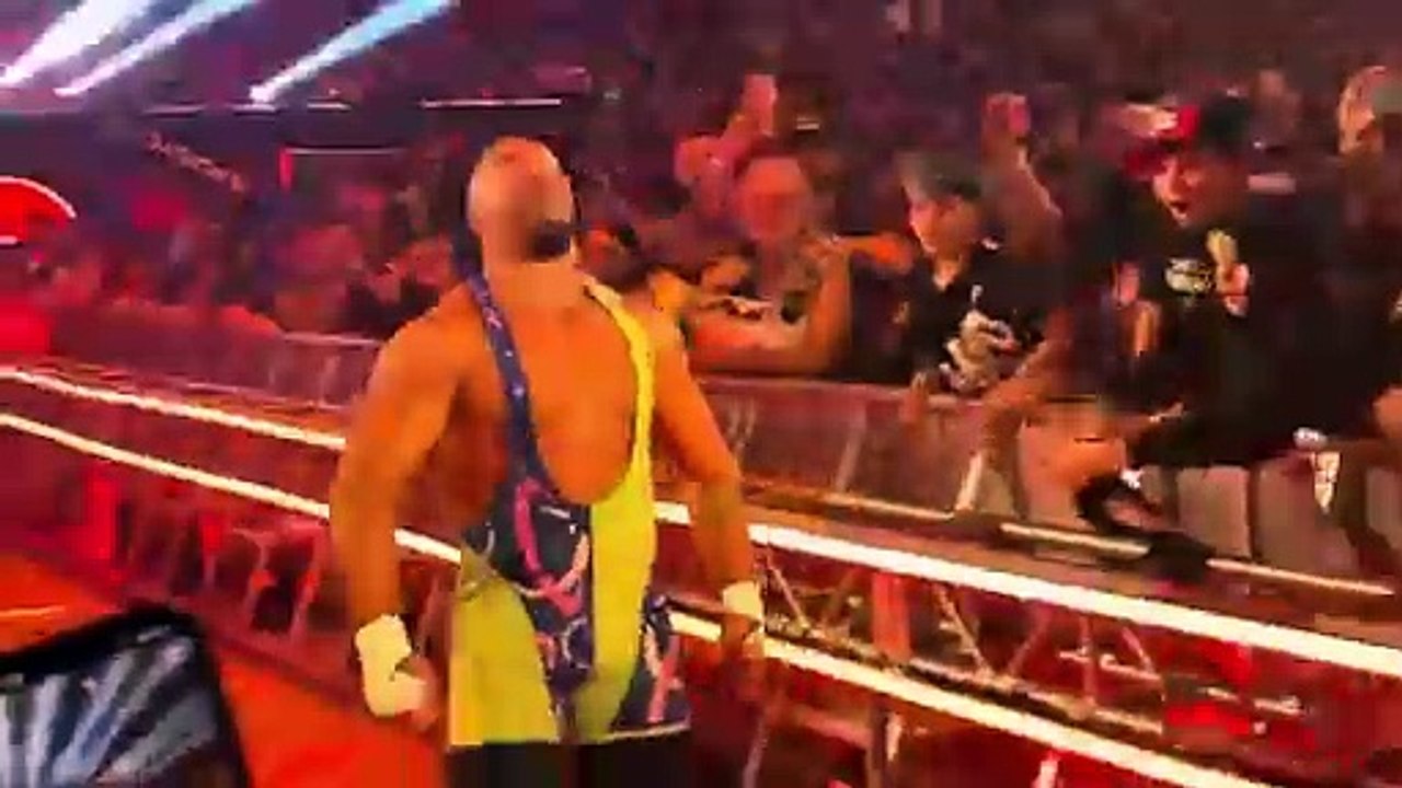 Bron Breakker DEBUTS and Eliminates Jimmy Uso at WWE Men’s Royal Rumble ...