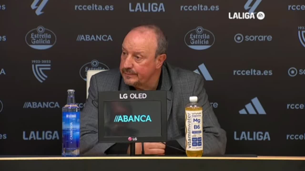 Rafa Benítez se defiende sobre su futuro tras los gritos de "vete ya" en Balaídos