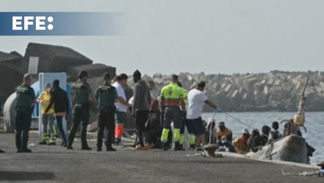 Continúa la llegada masiva de migrantes a Canarias tras los tres fallecidos este sábado