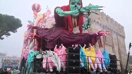 Pienone per la prima del Carnevale di Fano