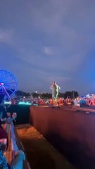 Thiaguinho convoca os pagodeiros e coloca público para cantar