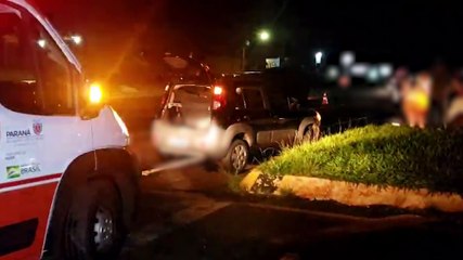Fiat Uno e caminhonete se envolvem em acidente no Trevo da Portal