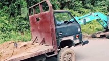 Escape At Batu Jomba - Truck Driver VOLVO Asks 
