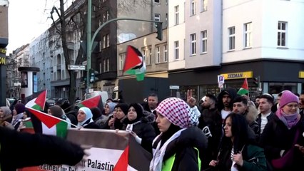 Tải video: مظاهرات حاشدة في برلين تضامنا مع الشعب الفلسطيني ورافضة للحرب