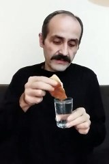 Vatan sevgisini şarkı yaptı! Ekmeği suya banıp yeriz…