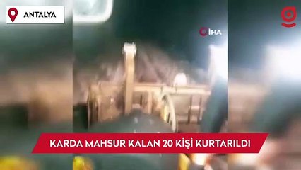 Antalya'da karda mahsur kalan 15 araç ve 20 kişi kurtarıldı