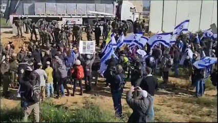 عناصر من أقصى اليمين الإسرائيلي يحاولون منع دخول المساعدات إلى غزة