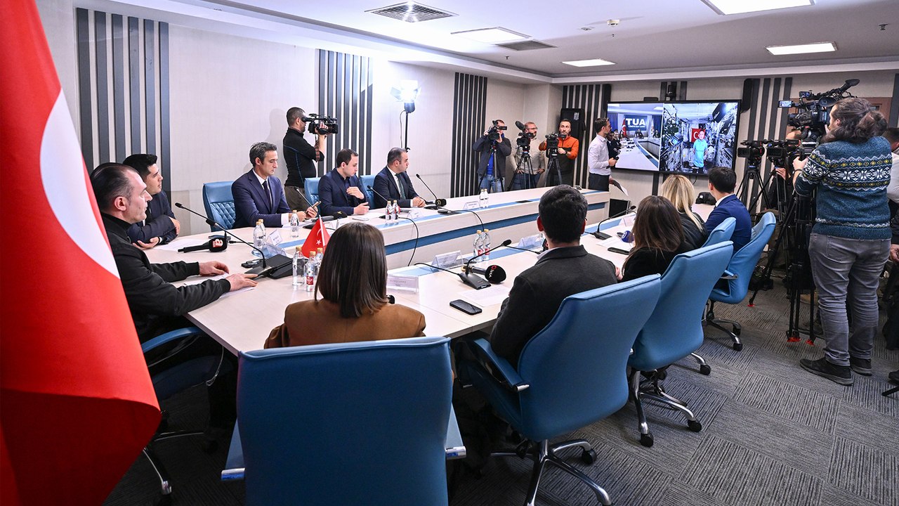 Alper Gezeravcı: Uzayı, uzayda kalıcı insan varlığının simgesi olmuş bu istasyonu tarif edebilirim ama yaşadığım gururu tarif etmek çok zor