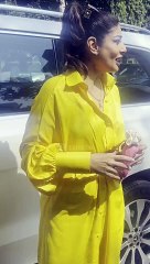Raveena Tandon The Girl In Yellow Says Hello!