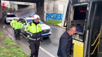Beyoğlu'nda virajı alamayan İETT otobüsü alt geçit duvarına çarptı: 7 yaralı