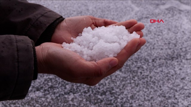 Arnavutköy'de dolu yağışı etkili oldu