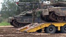 شاهد: دبابات إسرائيلية تعود إلى مراكزها في غلاف قطاع غزة